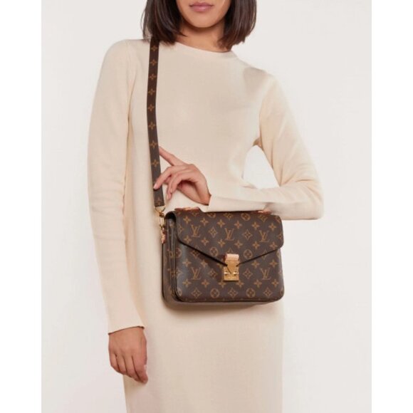 LOUIS VUITTON Pochette Métis in Monogram - Picture 1 of 13